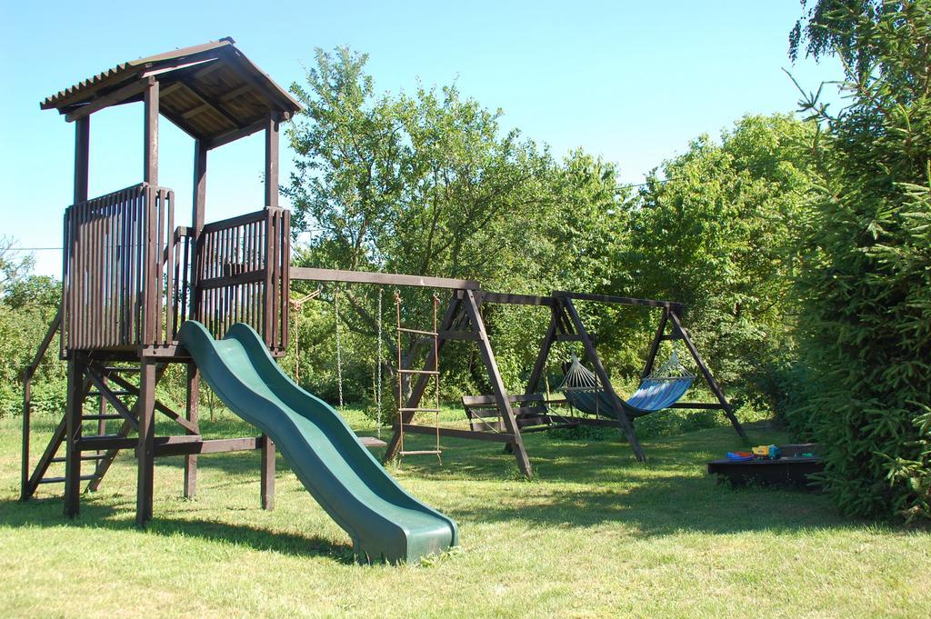 Agroturystyka Pod Swierkami Nadrybie Exterior photo